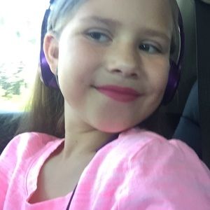 Meet your Posher, Violet